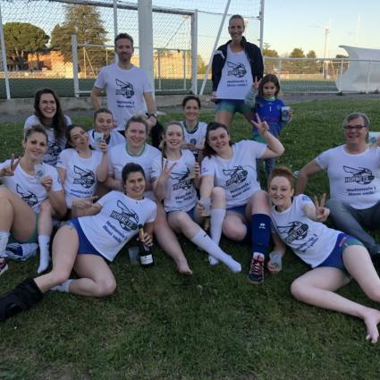 Victoire, montée et champagne pour les Hornets